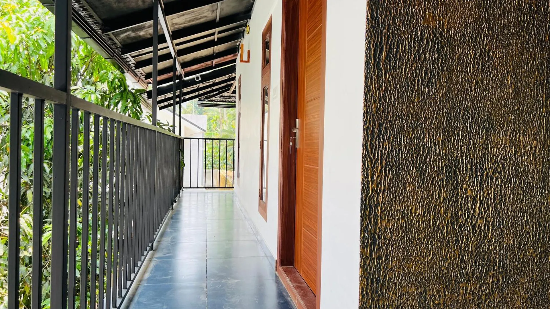 3Empire Room With Common Pool Wayanad 0*,